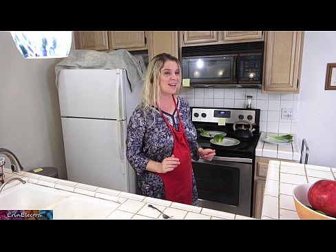 ❤️ Stepmom milking him in the kitchen before his date. Porno at en-gb.fuckmymac.ru ❌